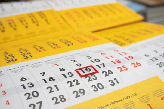 Wat zijn de voor- en nadelen van een kalender laten drukken?